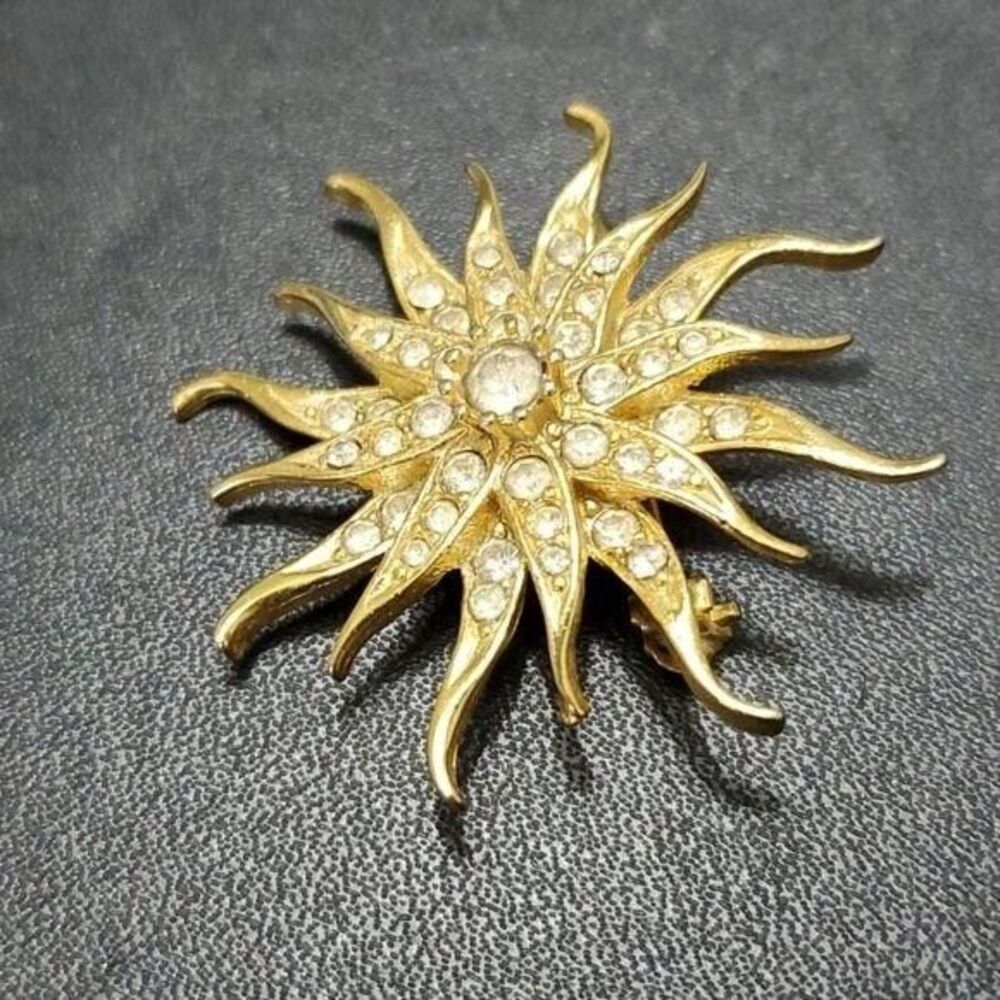 Vintage gold tone rhinestone brooch burst starburst
